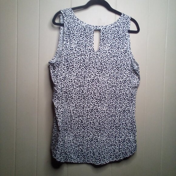Old Navy Blouse XL Sleeveless V-Neck Flowing Animal Print Black White - Picture 3 of 15